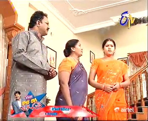 Thoorpu Velle Railu - Episode 704