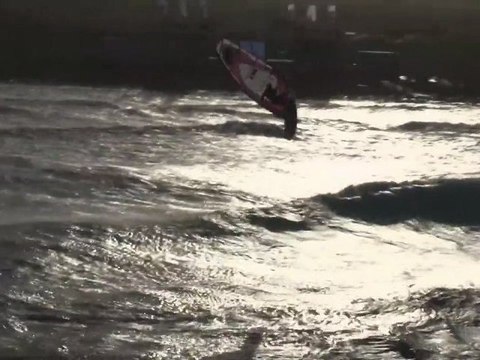 WAPALA Mag N°55 : Enorme session kite avec Jesse Richman, le surf le plus long du monde avec Robby Naish, le contest RedBull Rockets en windurf