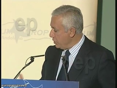 Arenas pide pleno en el Parlamento para los ERE