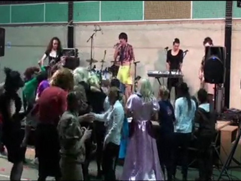 Deadfly - Killing In The Name (live Oeyreluy 2011)