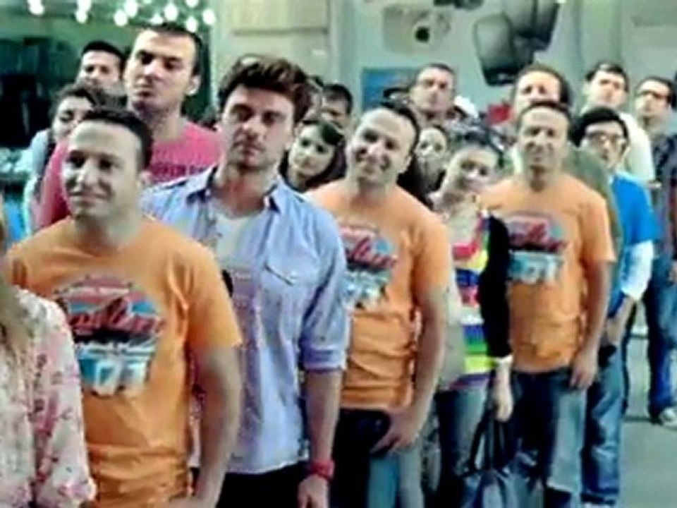Cem Yılmaz Motorola Xoom Kampanyası
