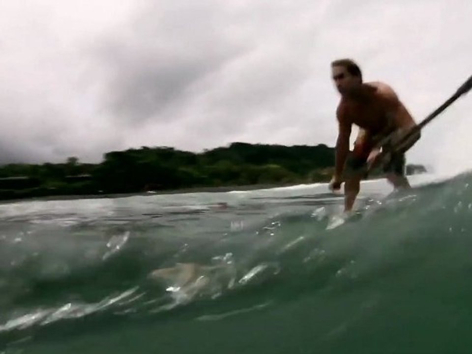 Robby Naish vient d’établir un nouveau record : 2 minutes 15 et 1 km sur une vague !