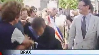 Sarkozy zaatakowany przez gapia