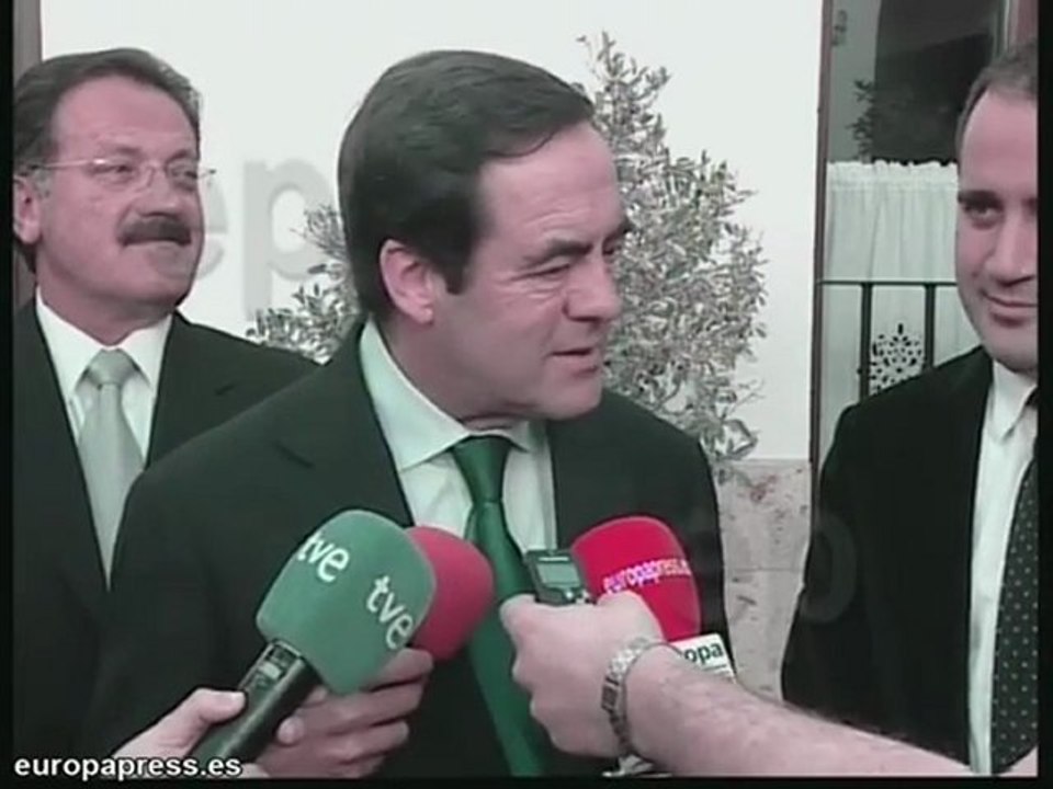 "En política hay personas que parecen difuntos"