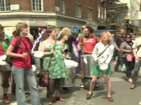 GB: funcionarios en huelga contra reforma sistema de pensiones