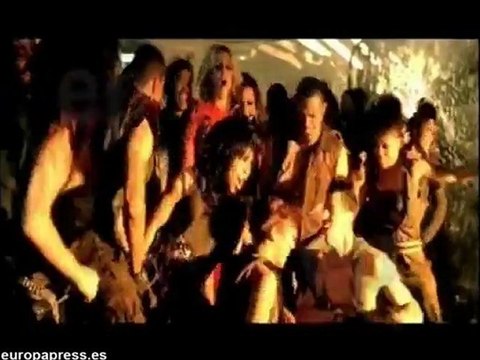 Britney Spears nos transporta al fin del mundo