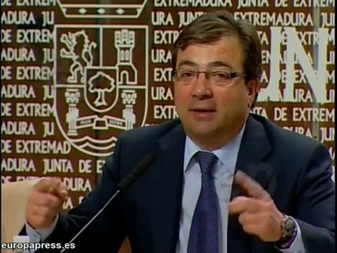 Vara explica su demanda a Monago