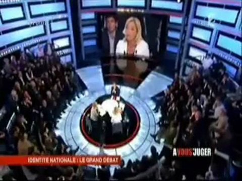 Débat . Identité Nationale Éric Besson Contre Marine Le Pen (France 2) (14.01.2010)
