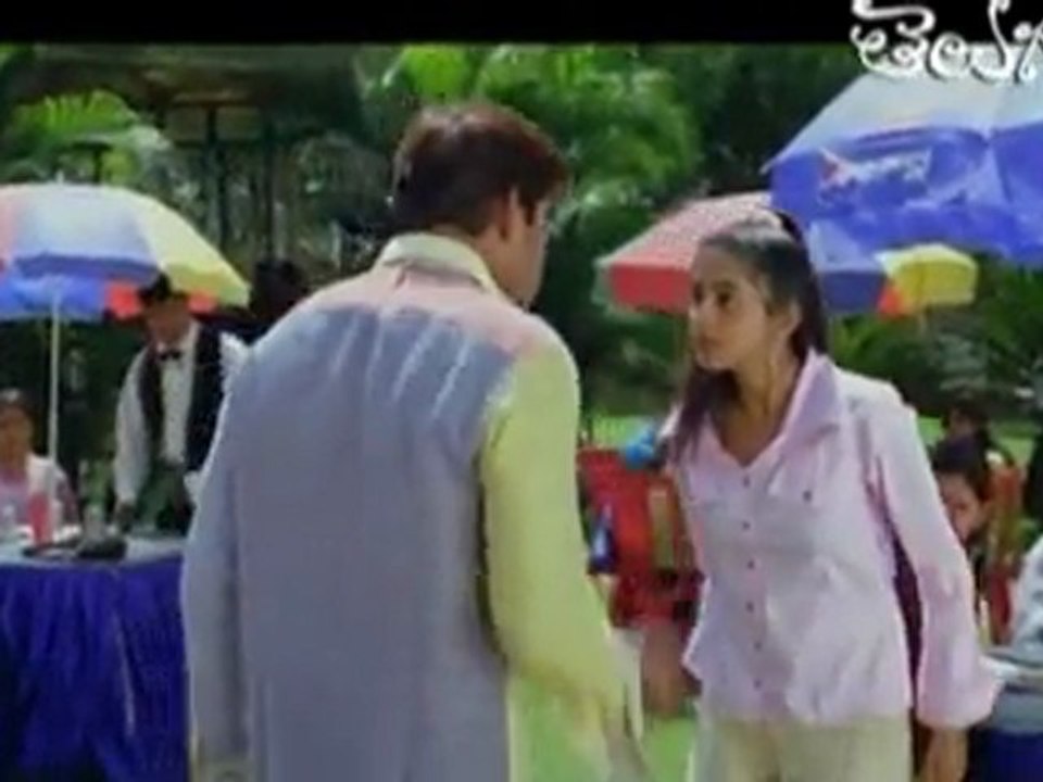 Fighting Scene between - Jagapathi Babu and Priyamani