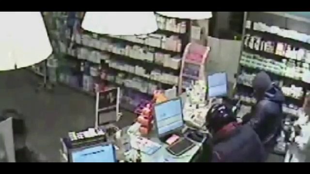 Torino - I farmacisti erano carabinieri, bloccati rapinatori
