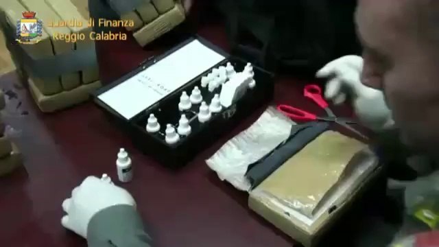 Gioia Tauro (RG) - Sequestrati 220 Kg di cocaina