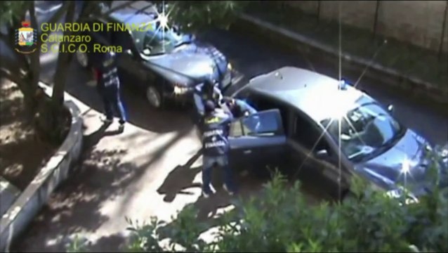 Lampedusa (AG) - Il video del salvataggio degli immigrati