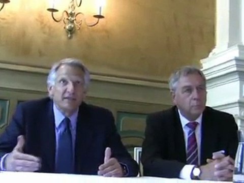 Déplacement de Dominique de Villepin dans le Gers (Auch)