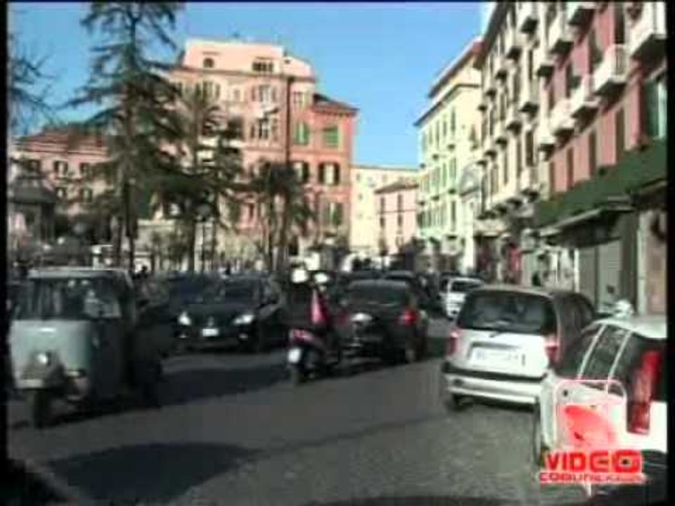 Castellammare (NA) - Nuovo blocco stradale dei lavoratori Fincantieri