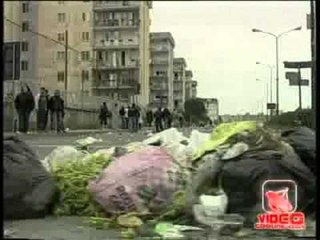 Napoli - Rifiuti, proteste e barricate in tutta la città