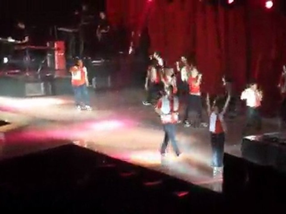 Glee Live - Don't Stop Believing