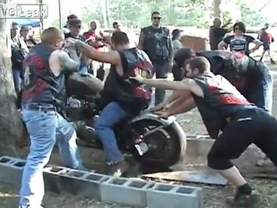 Motorrad vs Hillbillies vs Tree! Fail