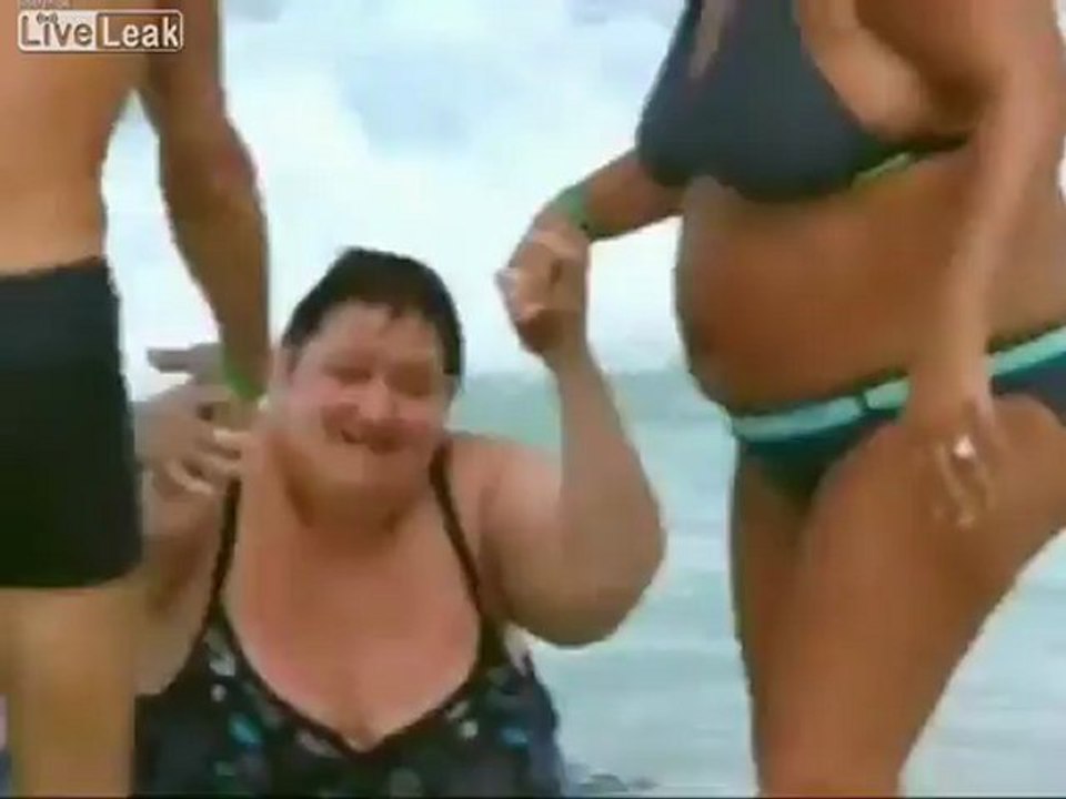 BROAD WIRD Beached