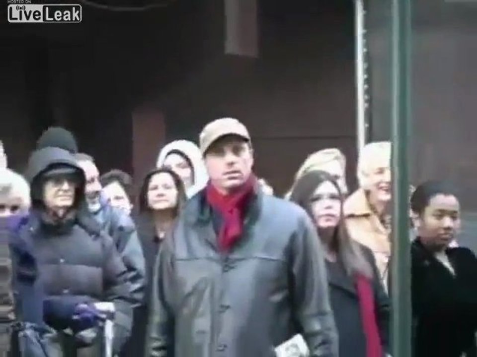 Suicidal Guy 's Gonna Jump Sofern Seine Freundin kann ihn retten