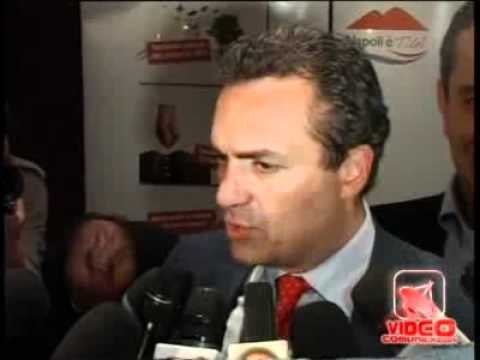 Napoli - Il ballottaggio tra Lettieri e de Magistris