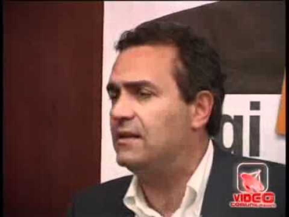 Napoli - De Magistris punta Palazzo San Giacomo