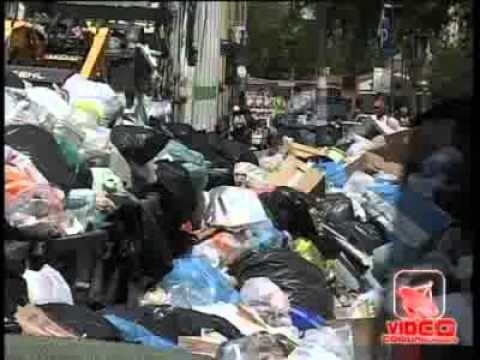 Napoli - Rifiuti, le proteste dei cittadini