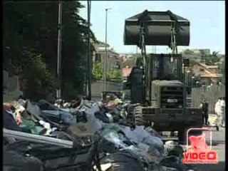 Campania - Rifiuti, l'esercito in azione in provincia di Napoli