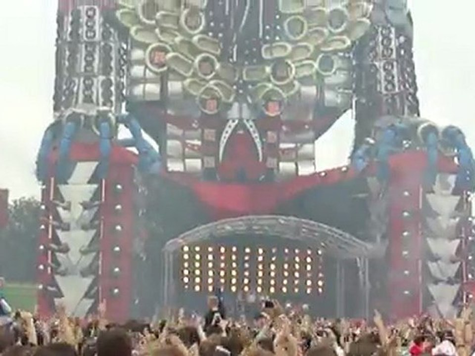 Defqon.1 2011 - Headhunterz - Scrap Attack