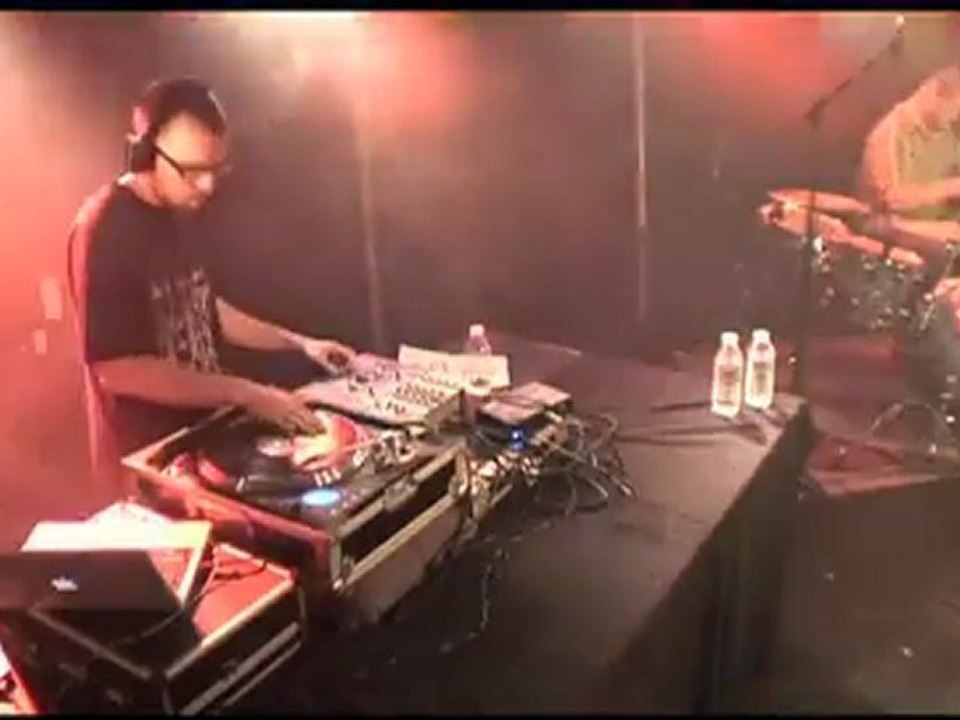 MC² - ClicPow - La Niche du Chien à Plumes