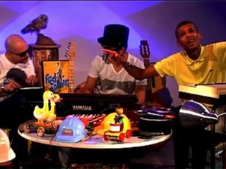 Stromae en session acoustique à la Maison de l'Environnement