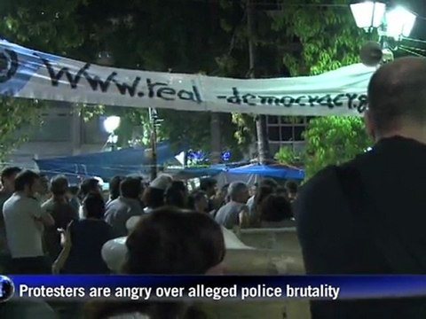 Manifestantes regresan a las calles de Atenas