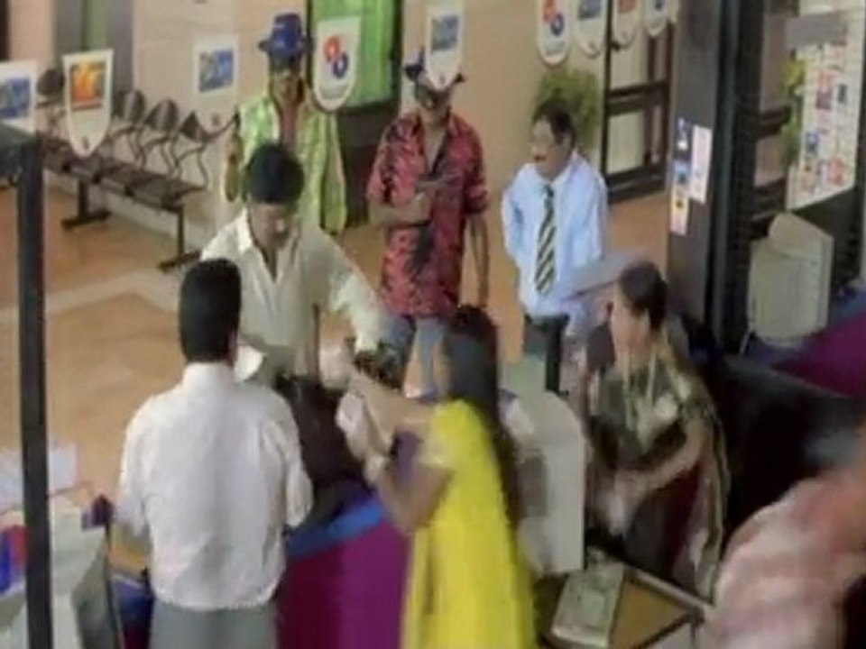 Funny Bank Robbery Scene - Allari Naresh and Krishna Bhagwan as Robbers