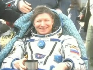 Soyuz lands in Kazakhstan