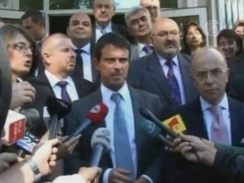 Румыния обещает расселять депортированных цыган