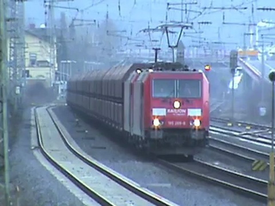 Züge bei Brohl-Lützing, 3x BR101, 3x BR185, BR146, BR460