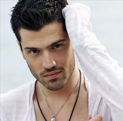 ΕΡΩΤΕΥΜΕΝΟΣ ΚΑΙ ΤΡΕΛΟΣ ΓΙΑ ΣΕΝΑ