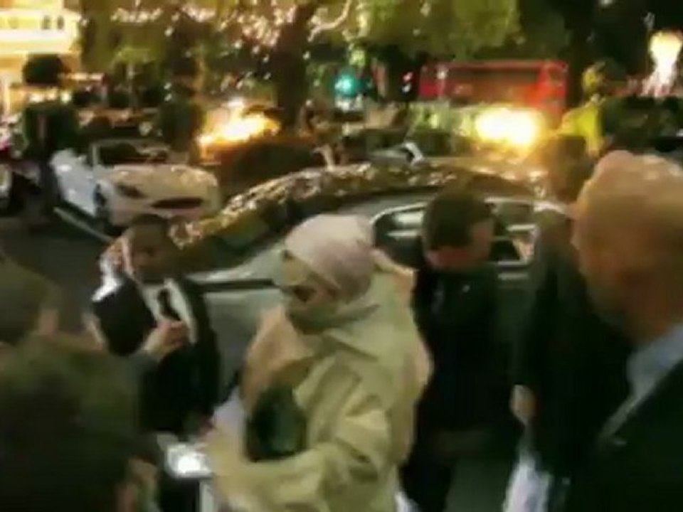 Celebrity Bytes: Lady Gaga Goes Gaga For London Fashion Week