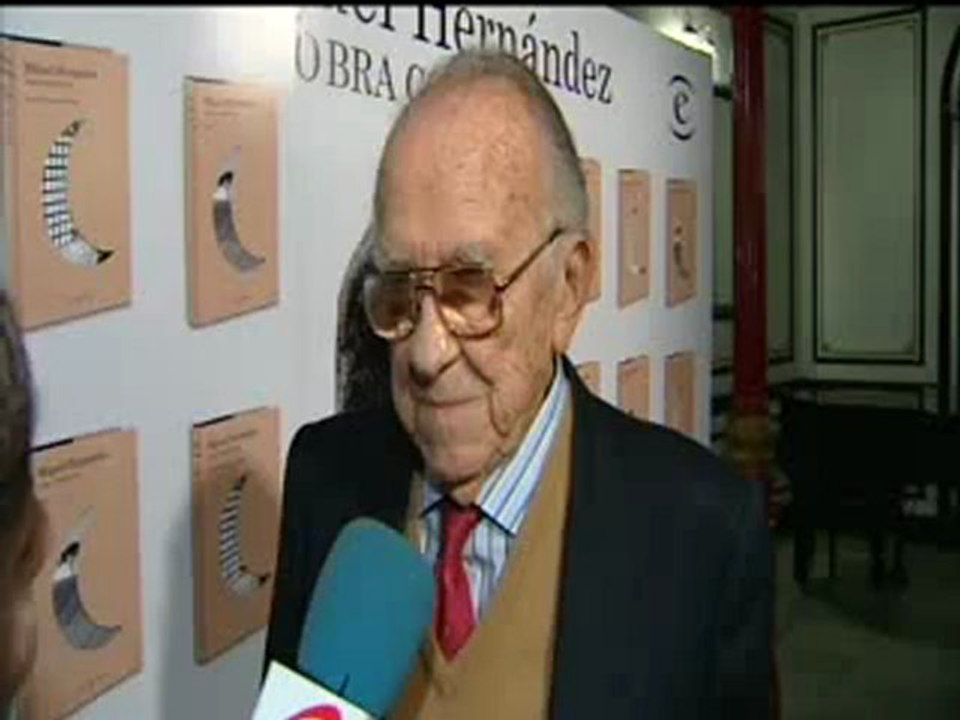 Santiago Carrillo: "sin darnos cuenta están reapareciendo las dos Españas"