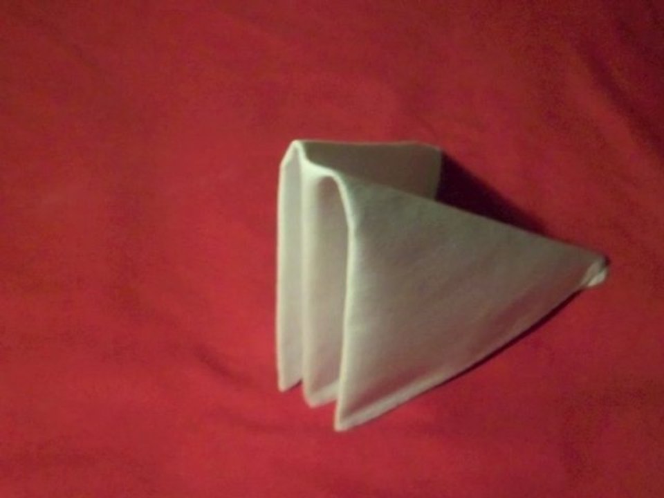 Easy Napkin Folds - Sail Fold