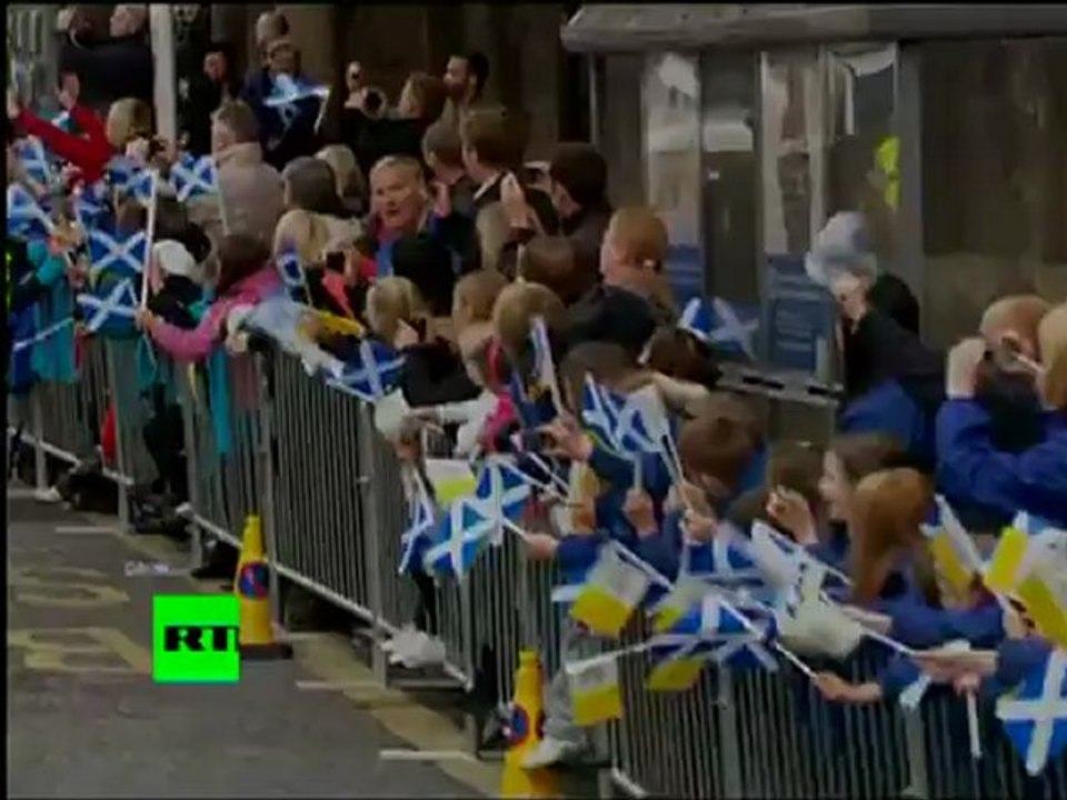 Pope Benedict XVI in UK for historic visit, meets Queen in Scotland