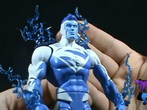 Toy Spot - DC Universe Classics Wave 2 Blue Superman Figure