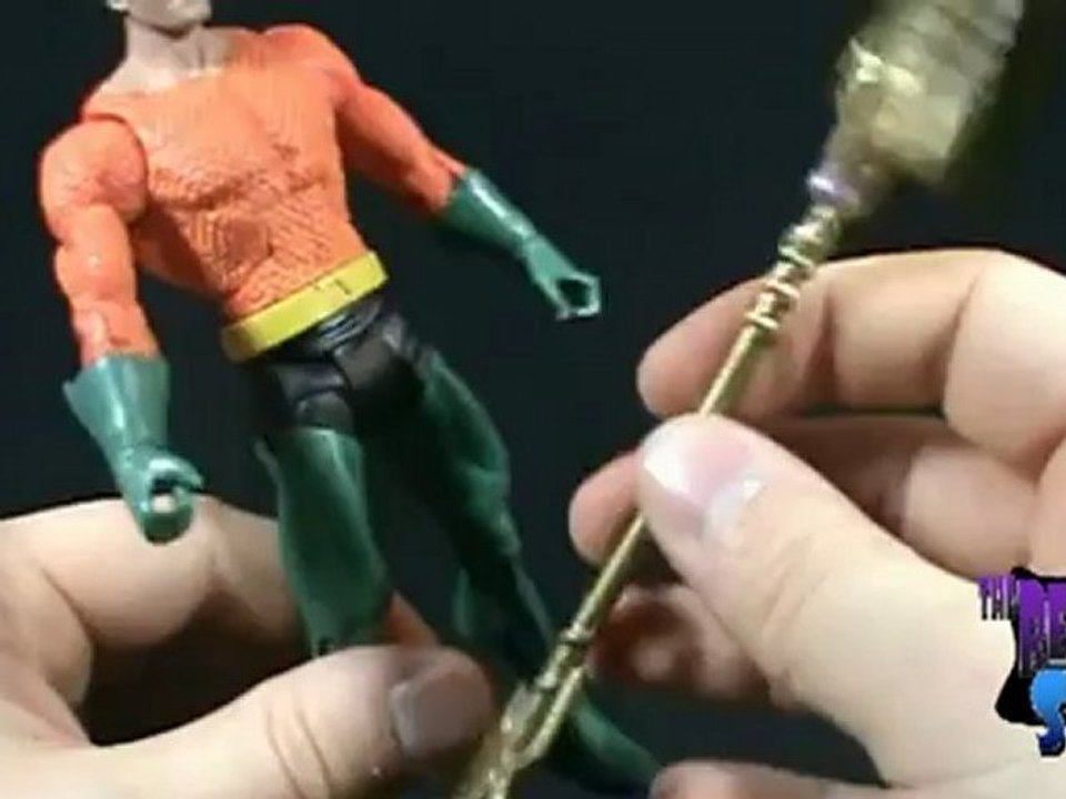Toy Spot - DC Universe Classics Wave 2 Aquaman figure
