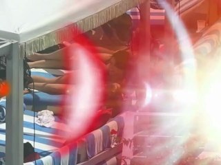 Selena Gomez dévoile ses formes en bikini