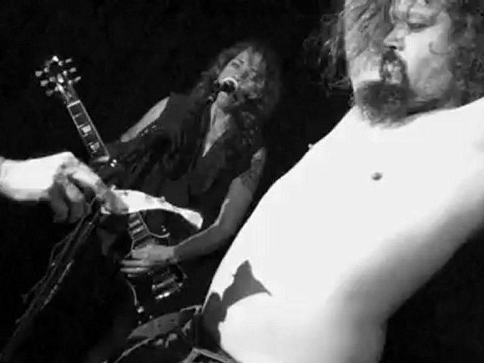 Frightwig: "A man's gotta do what a man's gotta do" (live) @ DuNord 9.14.2012 (punk rock)