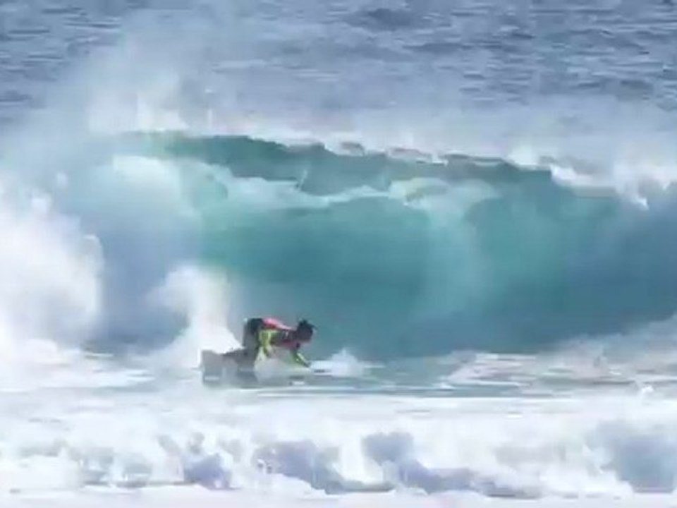 Billabong Pro Tahiti 2012 - Day 1 highlights