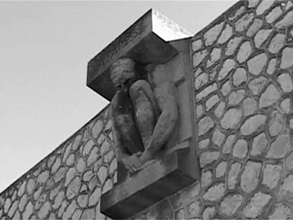 Face au mur - extrait