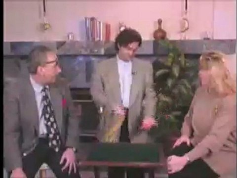 Expert Sleeving Made Easy by Carl Cloutier (DVD) - Magic Trick