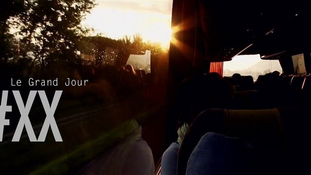 Instants Volés #XX : Pluie de Danse de Bouba Landrille Tchouda au Défilé de la Biennale de la Danse 2012