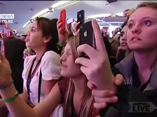 Justin Bieber 'As Long as You Love Me' Live acoustic in New Zealand - July 2012 - YouTube