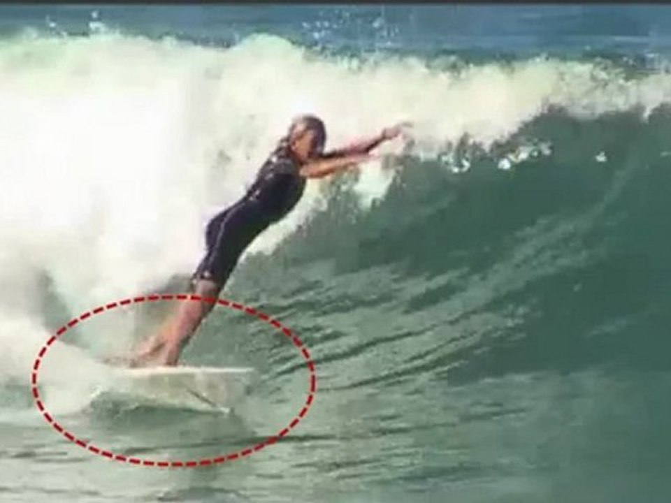 Surfing Video Analysis by SurfCoachingCamps.com - Arms's Up Reo, Speed Creation & Bottom Turns.